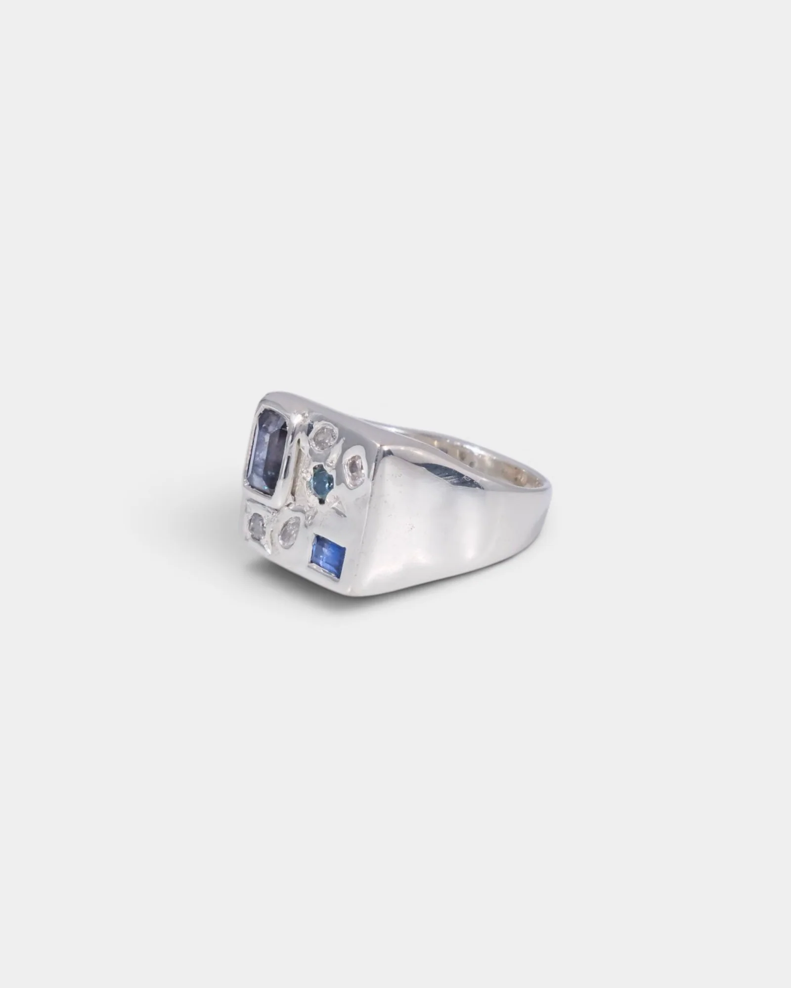 Coco Rough Signet Ring - Image 3