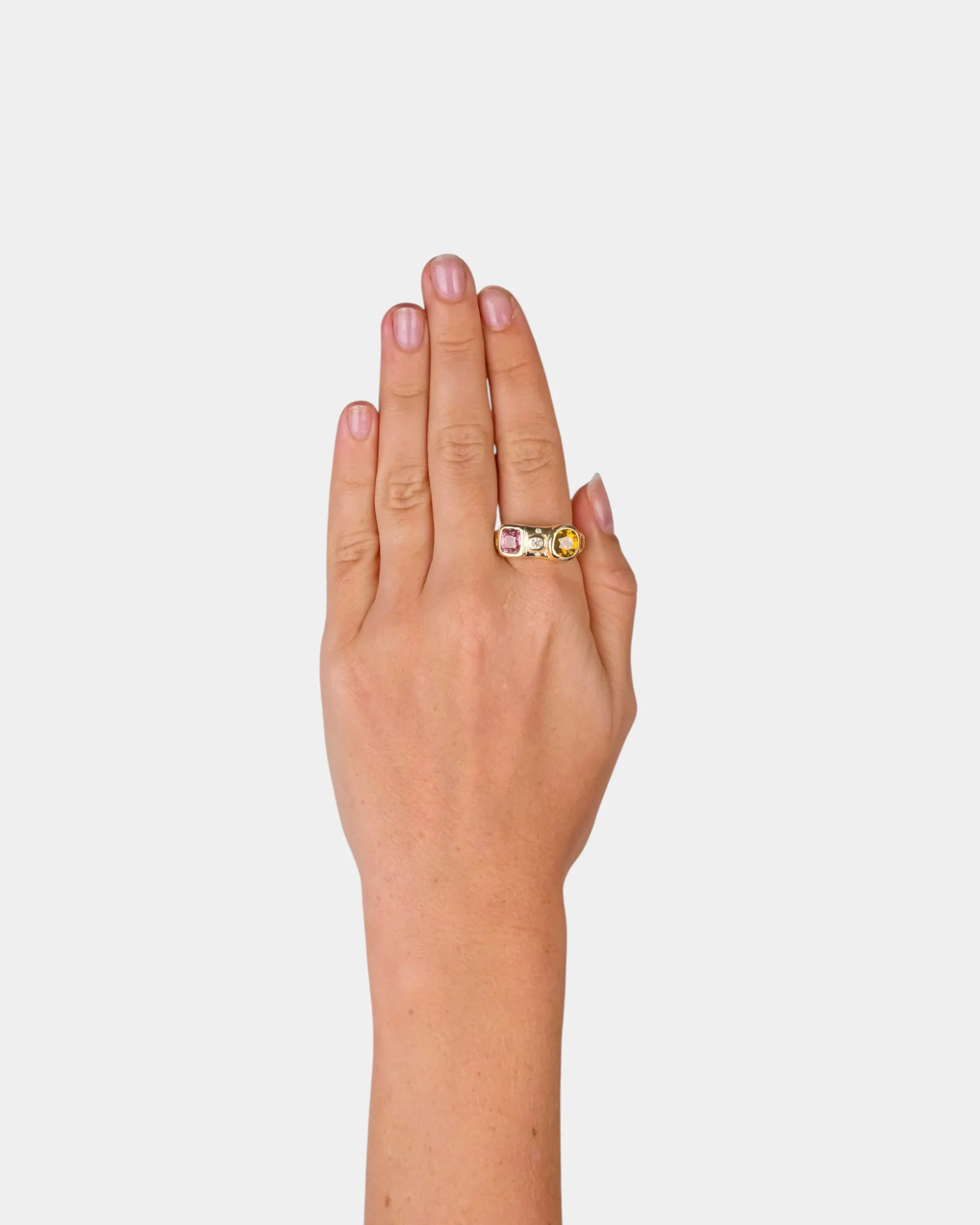 Hotel Paradiso Ring - Image 2