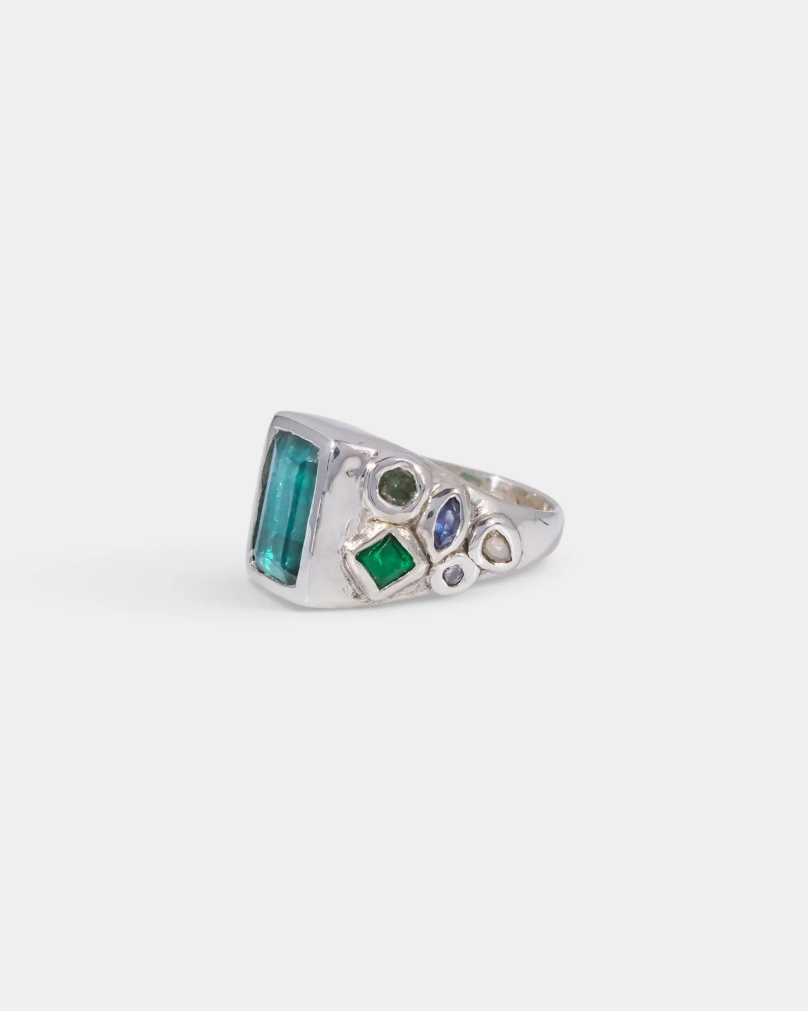 Rosette Signet Ring - Image 4